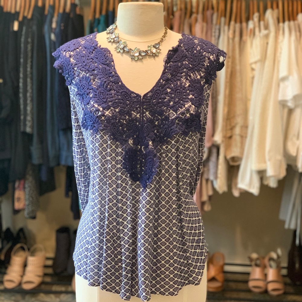 Blue+White Top/Lace Detailing